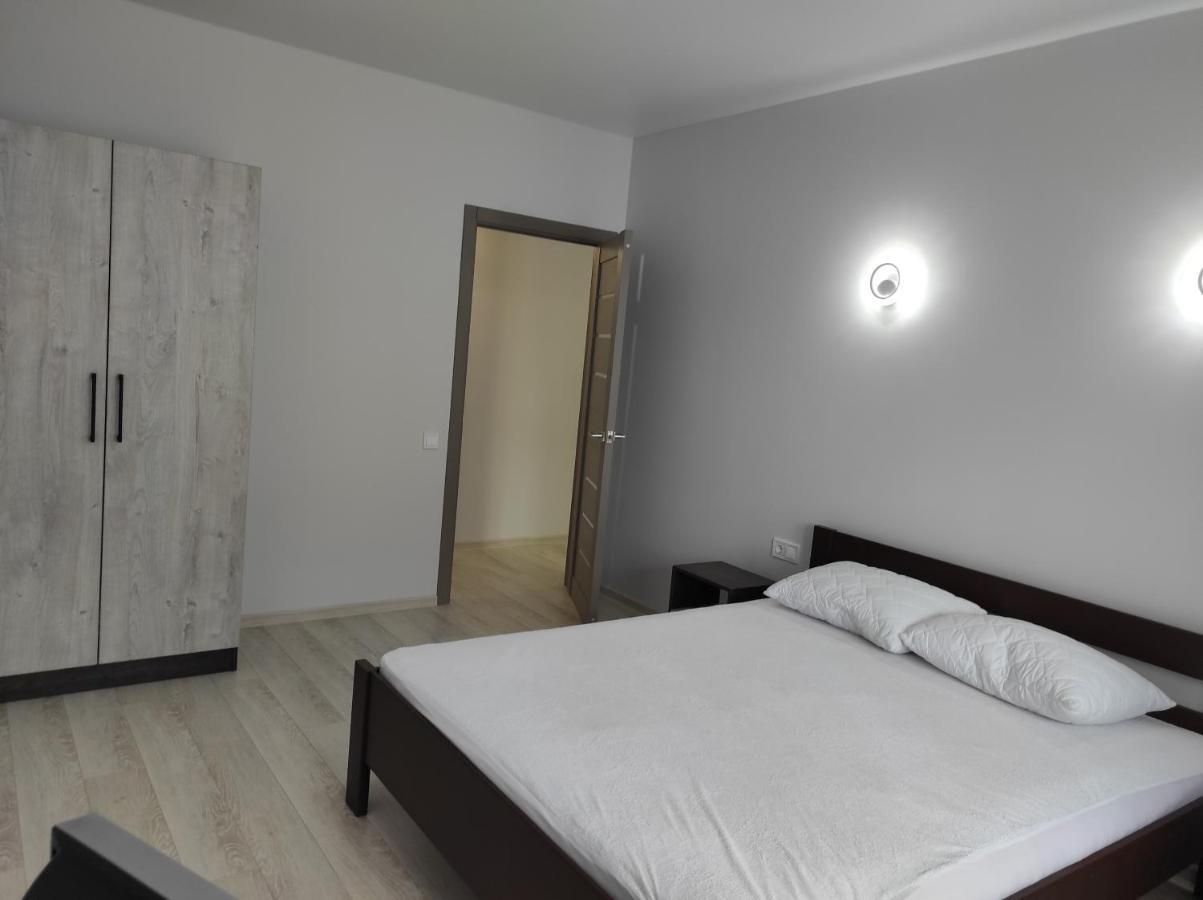 2 комнатная с новым ремонтом, кондиционером, в самом центре Apartment