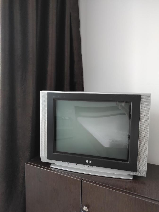 2 комнатная с новым ремонтом, кондиционером, в самом центре Apartment