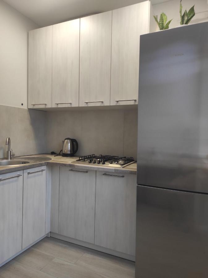 2 комнатная с новым ремонтом, кондиционером, в самом центре Apartment